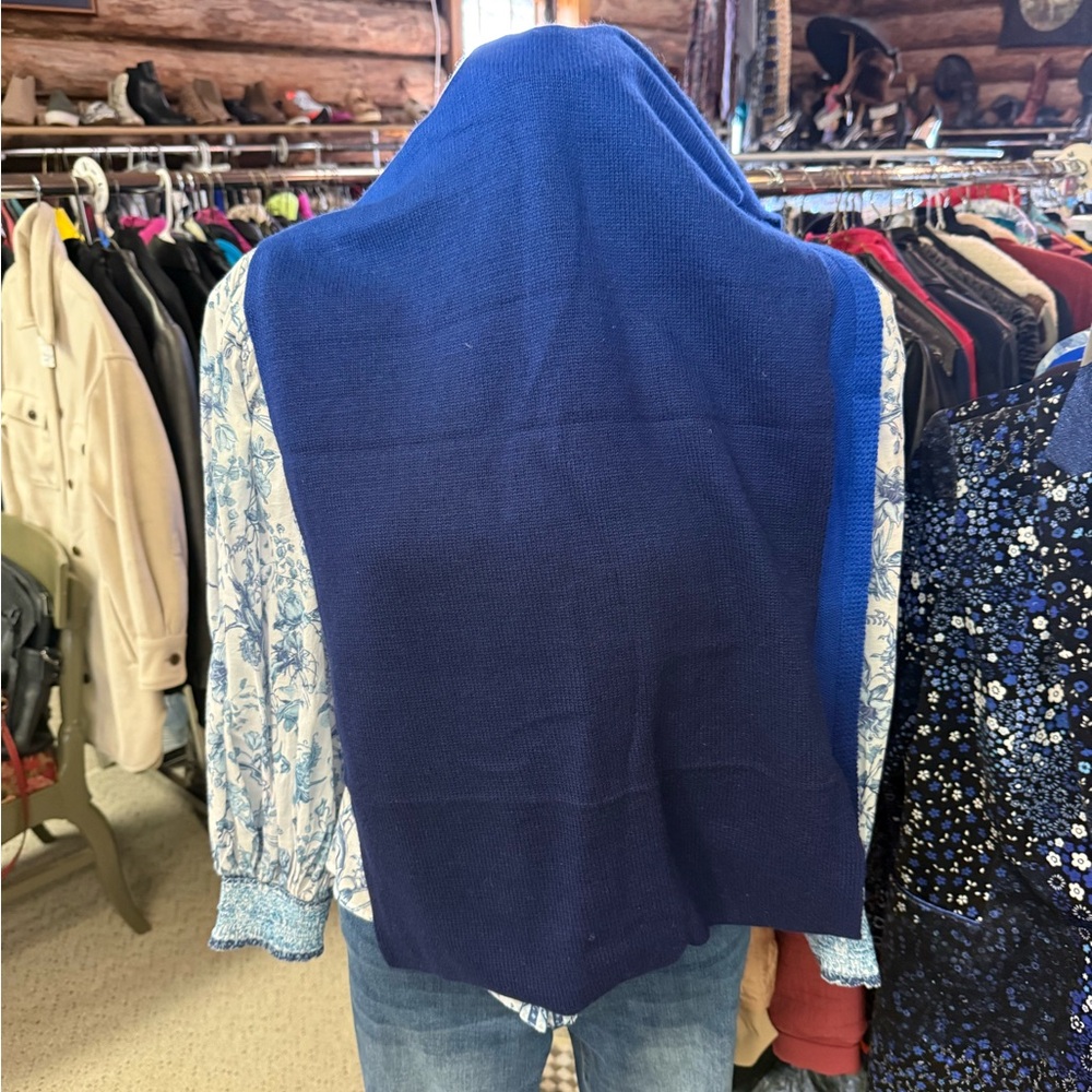 💙Rich Royal Ombré Blue Cashmere Knit Henri Bendel Infinity Scarf